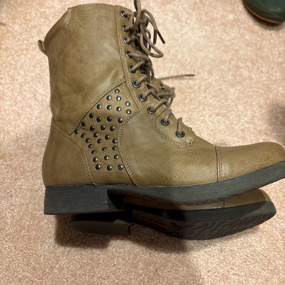 Pink & Pepper Studded Combat Boots | Women’s Size 6 | Great Condition